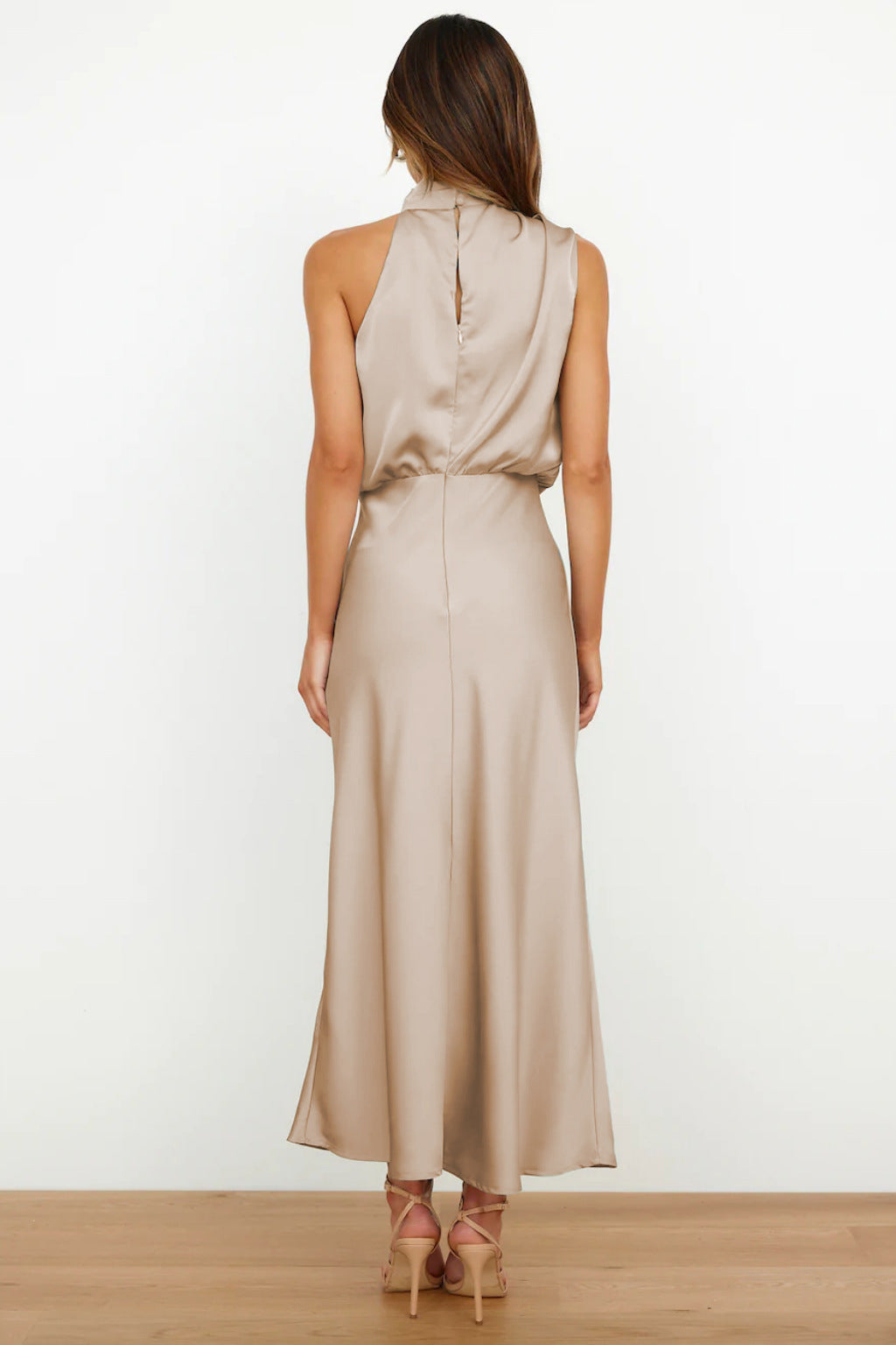 Lydia | Vestido Largo con Cuello Halter