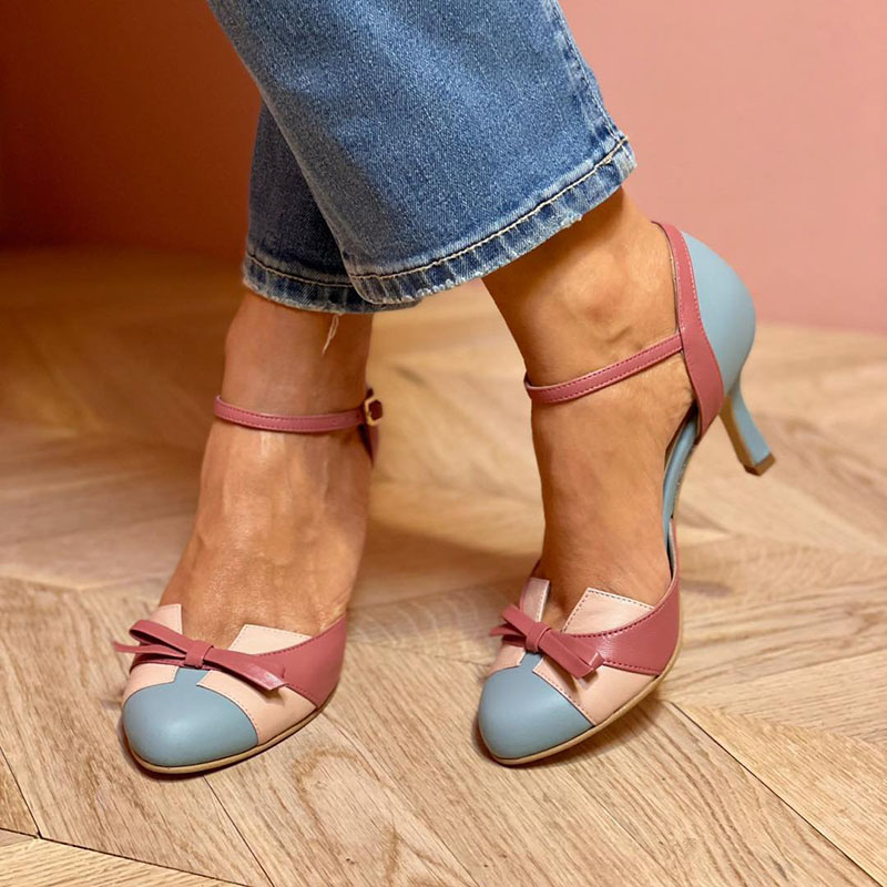 Bellarosa | Sandalias coloridas con nudo y tira, de punta redonda