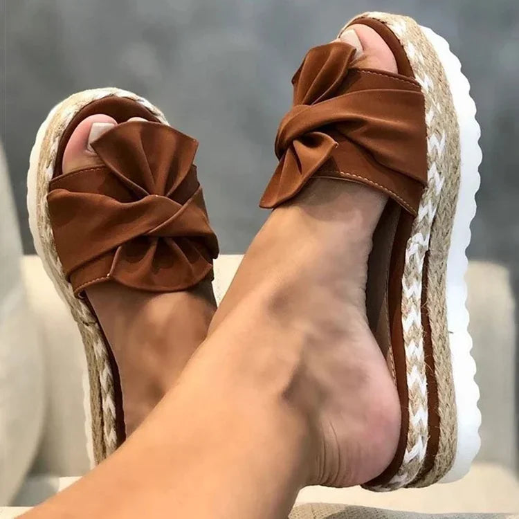 Soleil | Sandalias de plataforma con lazo y energía veraniega