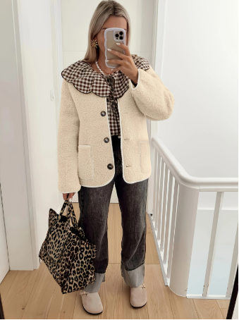 Lillia™ | La Chaqueta de Forro Polar con Botones