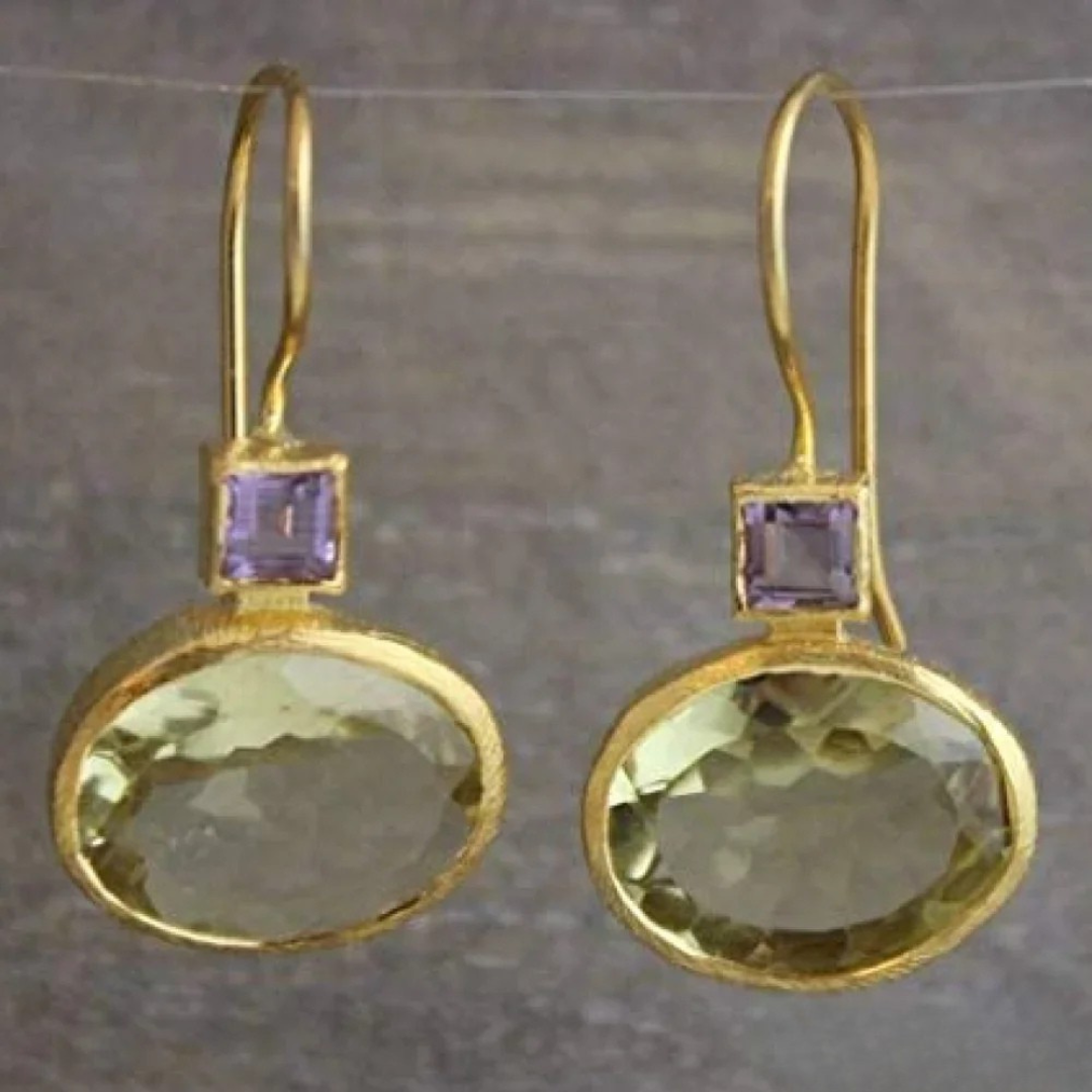 Pendientes dorados de cristal verde vintage