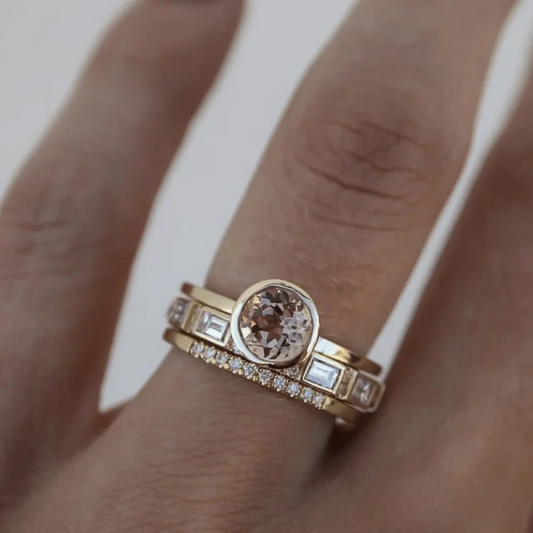 Anillo de Cristal Elegante Inlaid en Oro