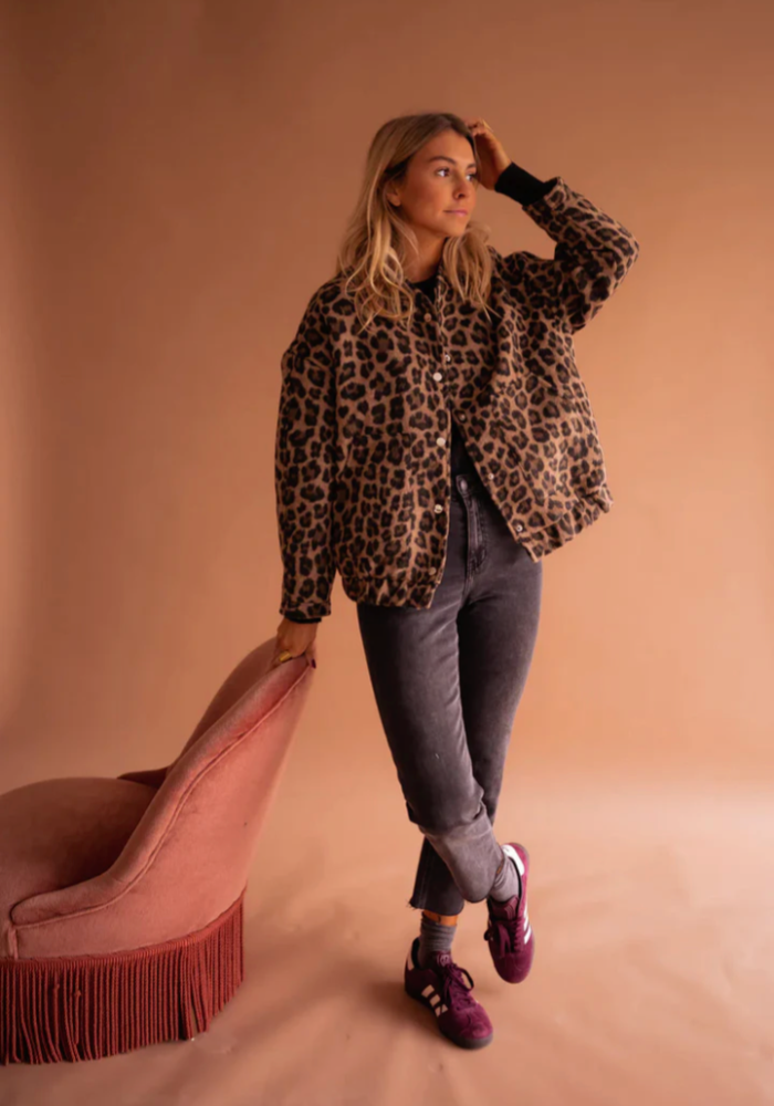 LEONA™ | La Chaqueta Bomber de Leopardo