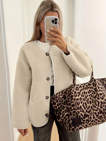 Lillia™ | La Chaqueta de Forro Polar con Botones